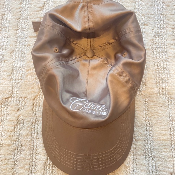 CARRÉ Cap - Picture 2 of 2